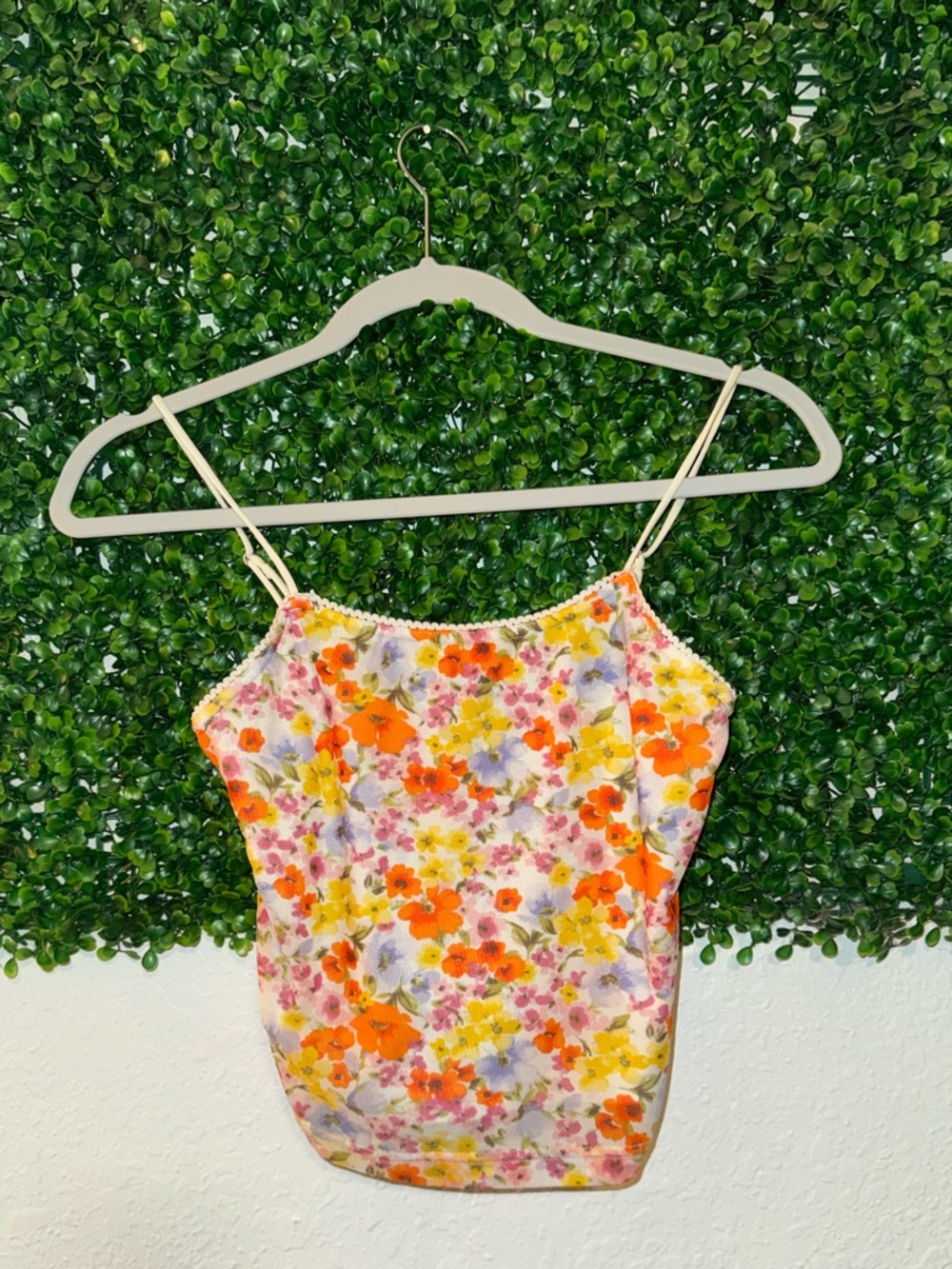 Forever 21 White Floral Spaghetti Strap Cropped Cami with Floral Pattern Size S